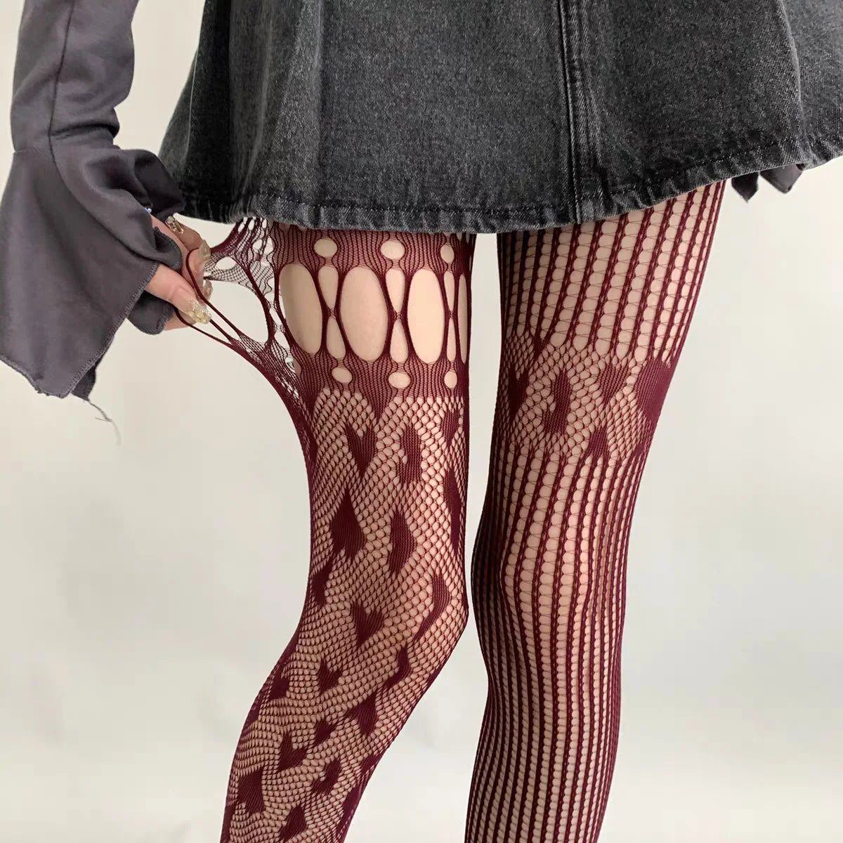 Elegant Women's Heart-Cutout Lace Mesh Fishnet Pantyhose - SU